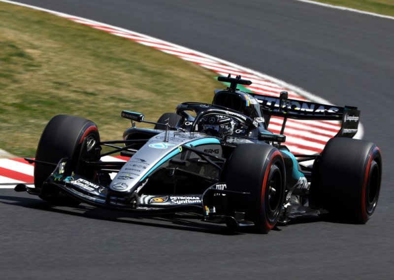 Mercedes i McLaren dominiraju u Japanu; Russell i Piastri brži od konkurencije
