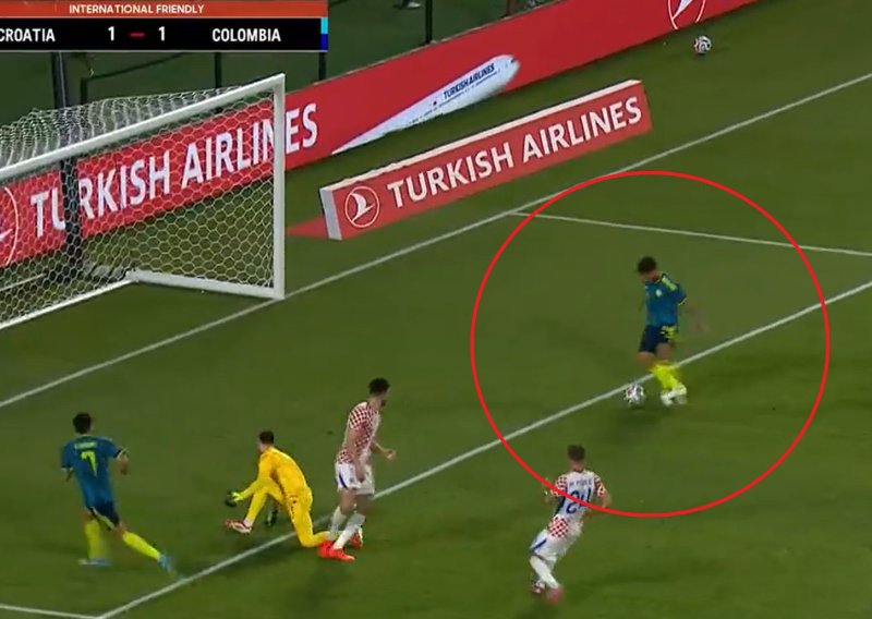 Nestvaran promašaj šokirao sve; kolumbijski navijači brutalno vrijeđaju svog napadača