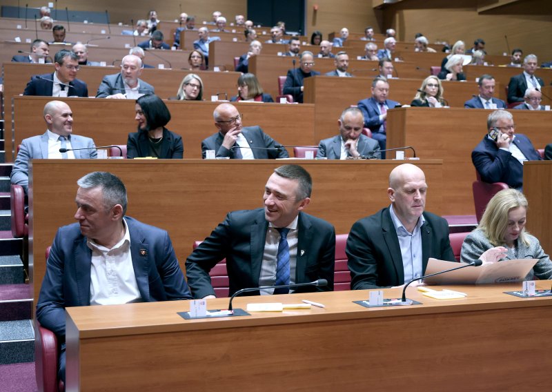 Paket odluka u Saboru: Nema povjerenstva za femicid, PDV za energente ostaje na 5 posto