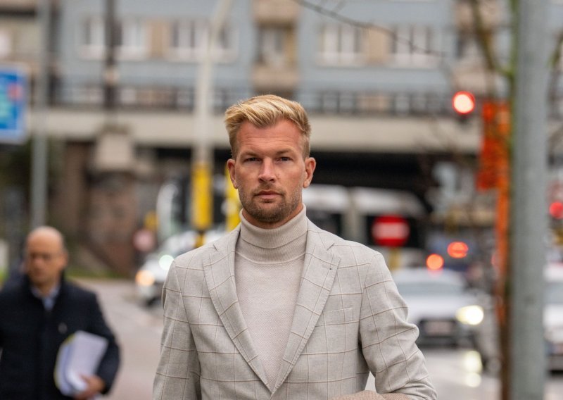 Pokazuje trbuh: Ljubavnica bivšeg supruga Blanke Vlašić hvali se izlažući svoju romansu javnosti