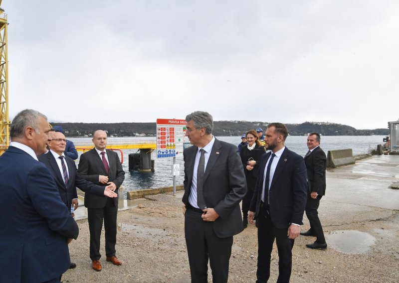 Plenković posjetio JANAF-ov i LNG terminal na Krku
