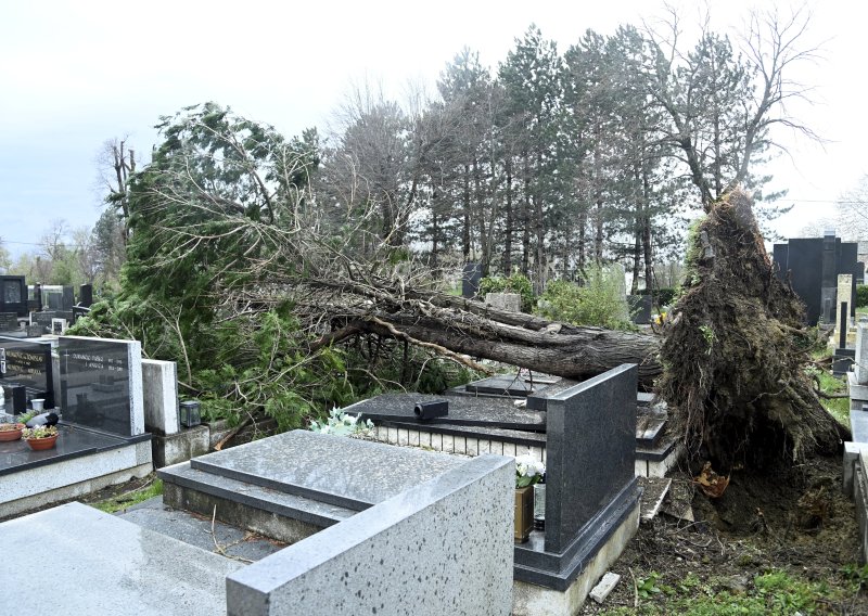 Direktor zagrebačkog groblja naveo da su otkazani pokopi na groblju: 'Molim građane da ne dolaze'