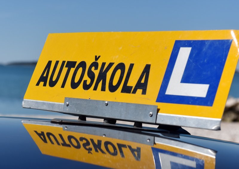 Zbog cijena goriva poskupljuju i autoškole. Evo što i koliko će polaznici plaćati više