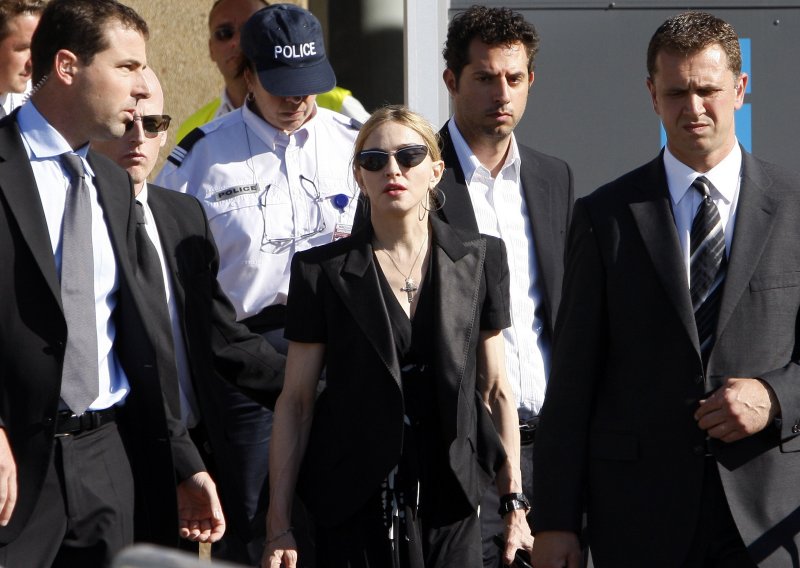 Madonna u crnini posjetila ozlijeđene u Marseilleu