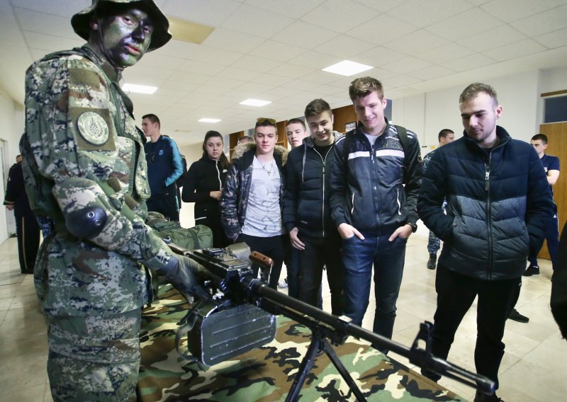 MORH traži 10 kandidata za vojni studij: Evo što bi ih naučili