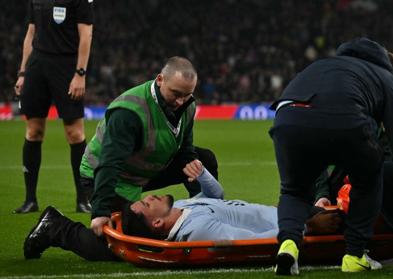 Drama na Wembleyju: Zvijezda Arsenala u duelu nesretno ozlijedila Urugvajca
