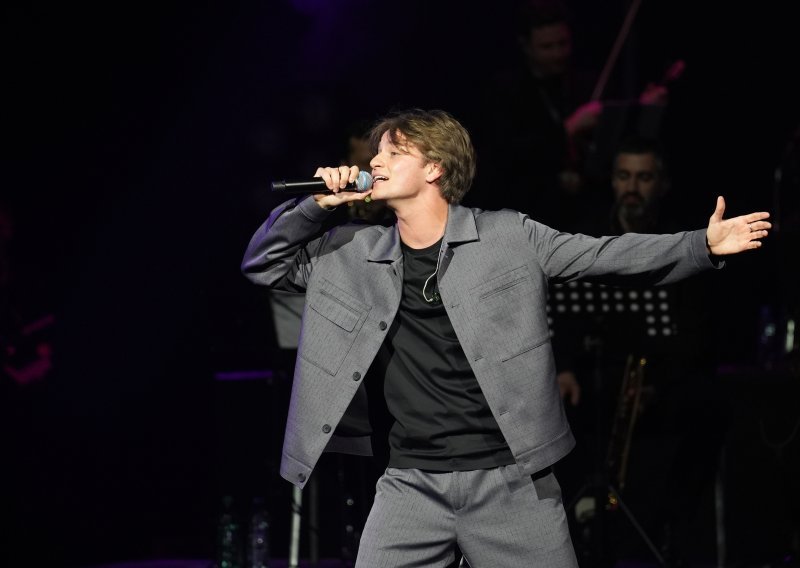 Jakov Jozinović i Džejla Ramović ponovno zajedno: Nakon njegovih zagonetnih izjava pojavila se nova fotografija