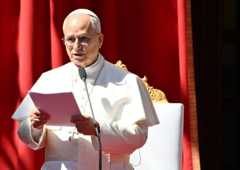 Papa i Zelenski podržali primirje: 'Rat se mora završiti pregovorima'