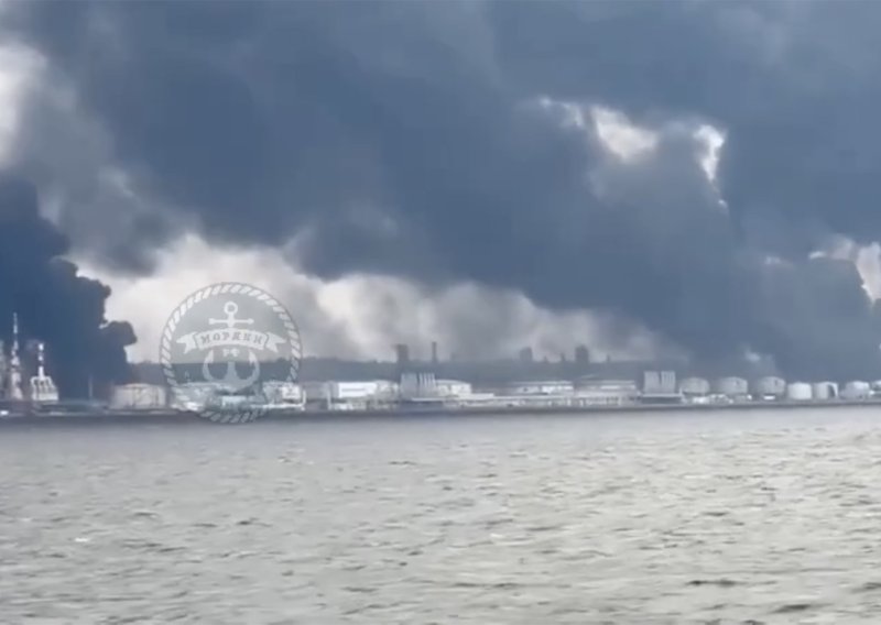 Ukrajina napada: Gori ruska luka za izvoz nafte