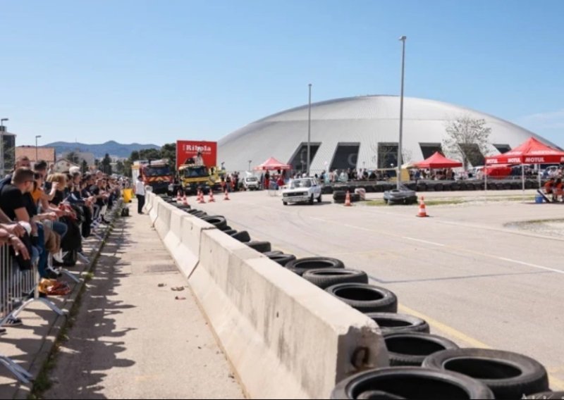 Na utrci u Zadru auto izletio sa staze: Četvero ozlijeđenih, među njima i beba