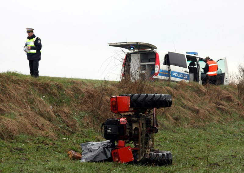 Petogodišnjak ispao iz traktora i poginuo