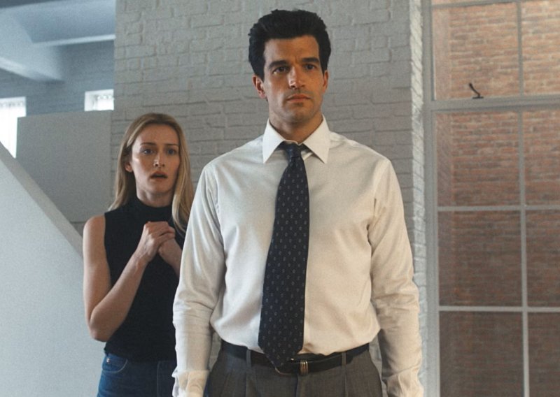 Estetika hit serije o Kennedyjevima vratila je i jedan od najpoznatijih parfema 90-ih