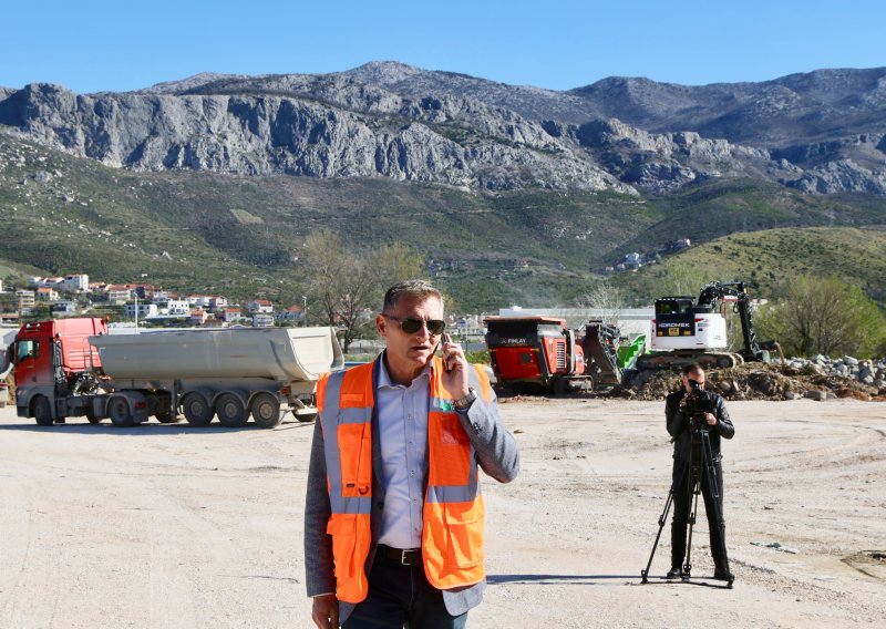Krenuli važni radovi kod Omiša, evo kada stiže nova cesta na Jadranu