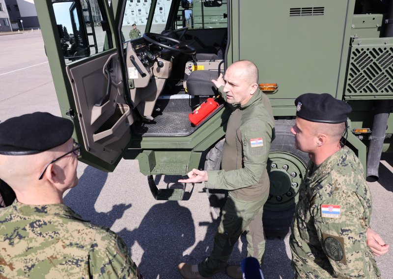 Anušić u Litvi pregledao najnoviju akviziciju Hrvatske vojske: 'Novo vozilo, mora upaliti'