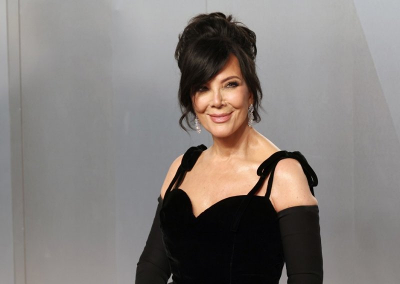 Nitko ne može vjerovati da joj je 70: Kris Jenner pokazala nikad mlađe lice i novu frizuru