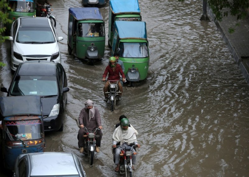 Poplave i odroni pet dana muče dvije azijske zemlje: Poginulo 45 ljudi