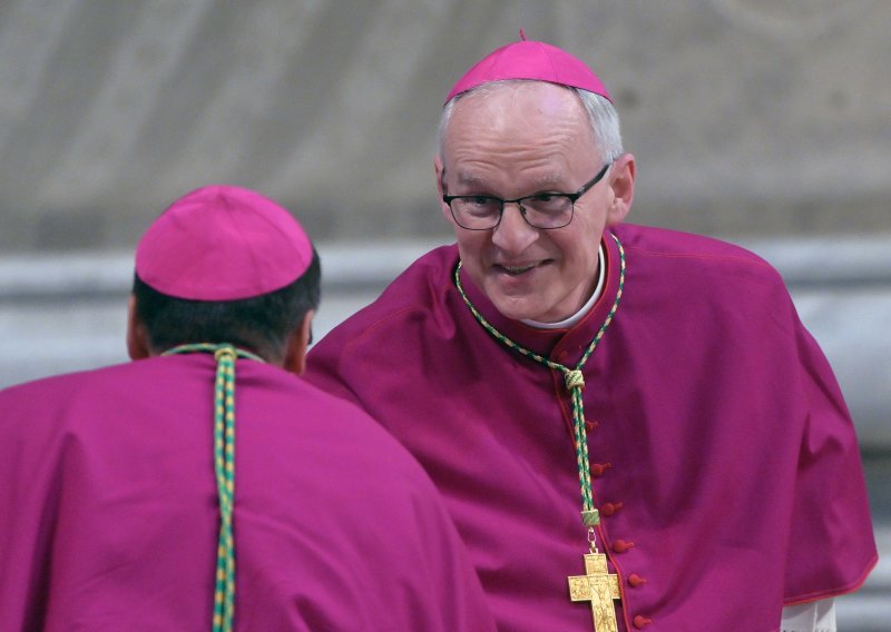 Papa imenovao nadbiskupa Petra Rajiča za prefekta Papinskog dvora