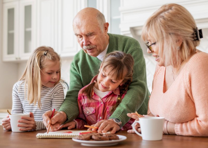 Jedan tip odnosa pokazao se važnijim za rizik od demencije nego prijateljstva