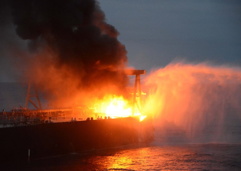 Nova prijetnja Trumpa: 'Ovako bi mogao zaključiti naš lijepi boravak u Iranu'; Pogođen tanker pun nafte