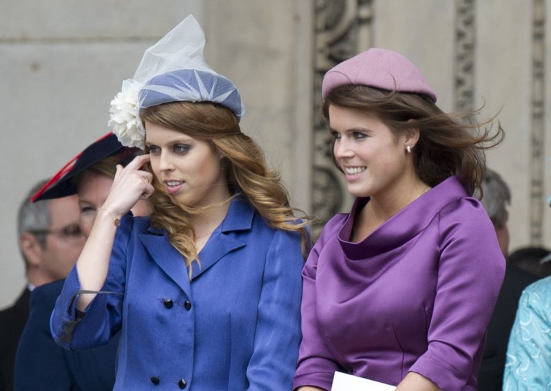 Princeze se ne pojavljuju: Za kćeri osramoćenog bivšeg princa Andrewa ove godine nema kraljevskog Uskrsa