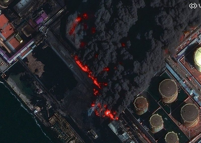 Veliki napad dronovima na Rusiju: Oštećena ključna luka za izvoz nafte i plina