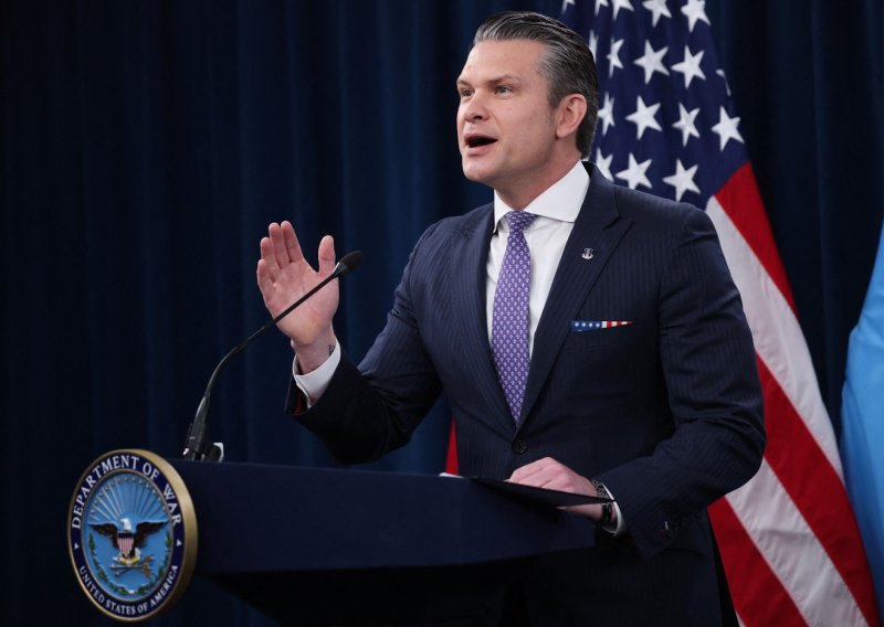 Hegseth posjetio američke vojnike na Bliskom istoku: 'Traže još bombi!'