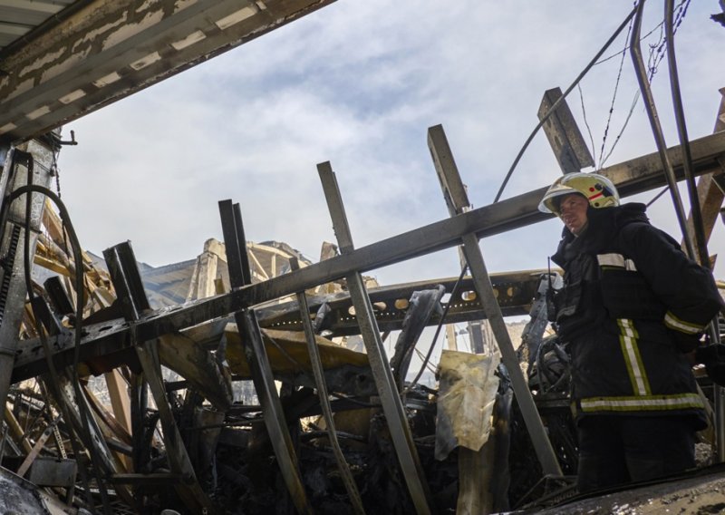 U požaru u ruskoj tvornici poginula jedna osoba, 50 ozlijeđenih