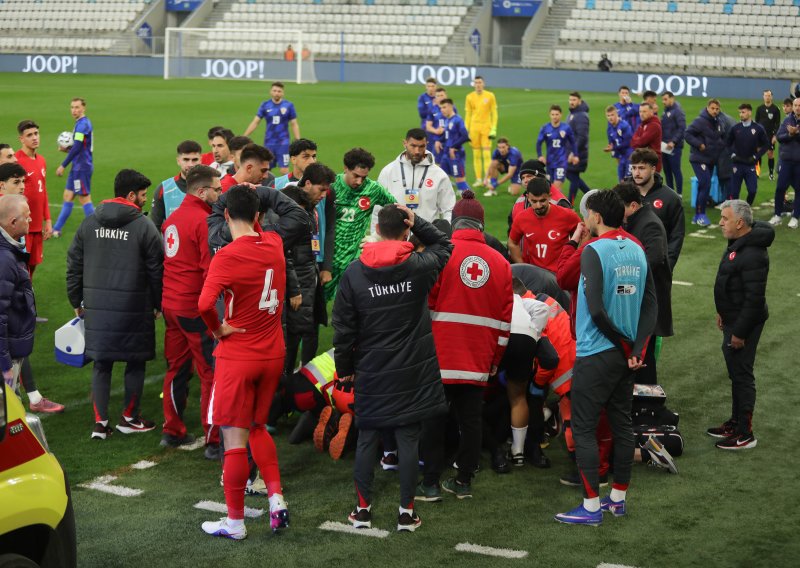 Šokantne scene na ključnoj utakmici Hrvatske za EP: Izbornik Turske se srušio, pogledajte kaos