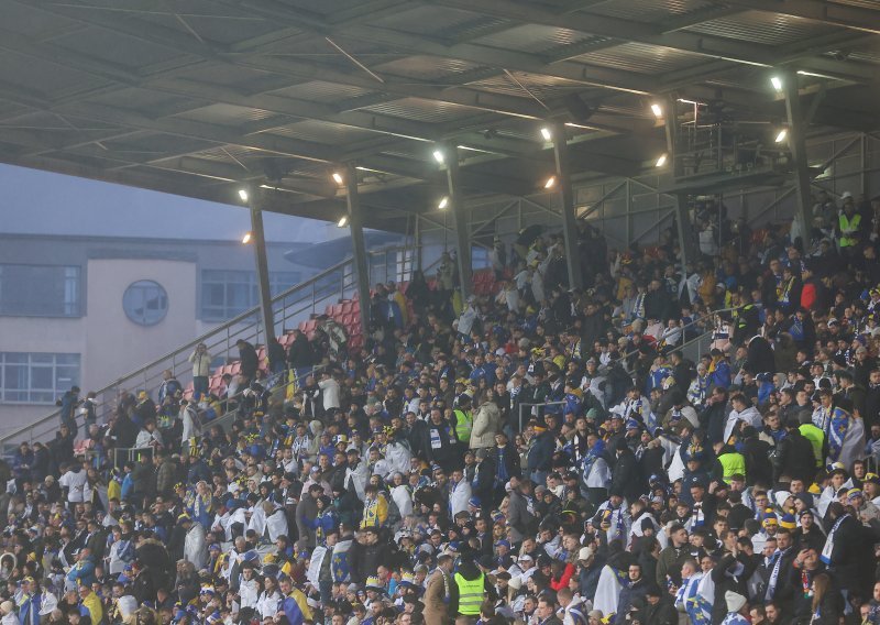 Potpuna ludnica u Zenici: Navijači BiH napunili stadion više od dopuštenog kapaciteta