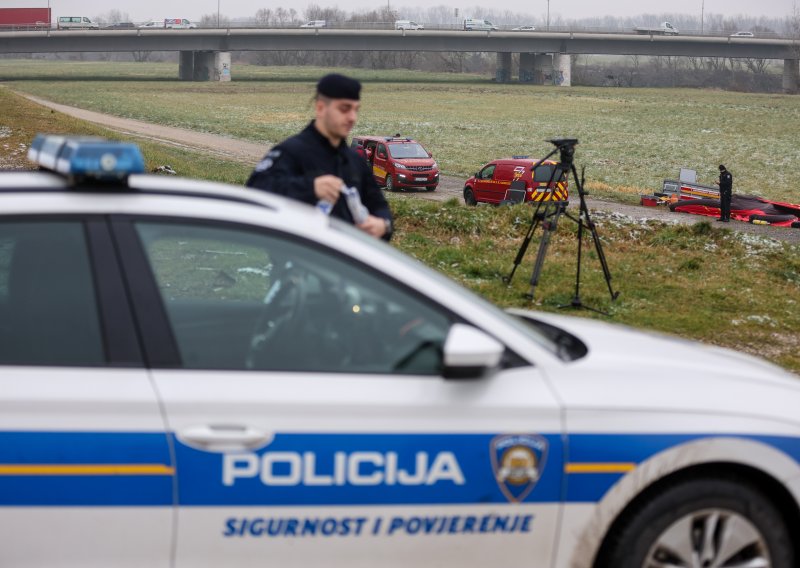 Više ljudi upalo u Savu, traje dramatična potraga kod Babine Grede: 'Jako nepristupačan teren'