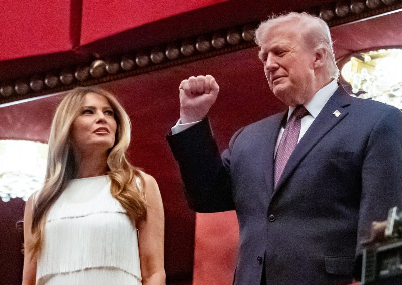 Melania Trump u haljini s resicama ukrala svu pozornost, a dočekana je zvižducima publike