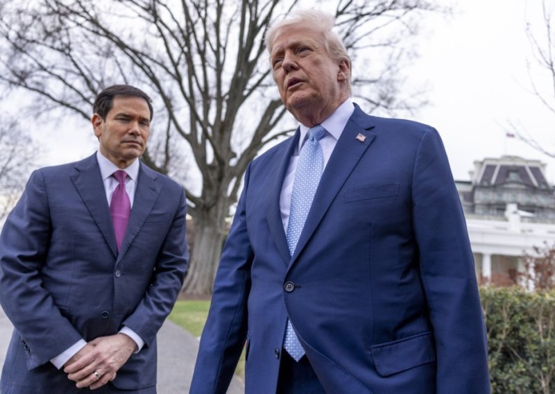 Trump želi povući SAD iz NATO-a: 'Kukavice. To zna i Vladimir Putin'