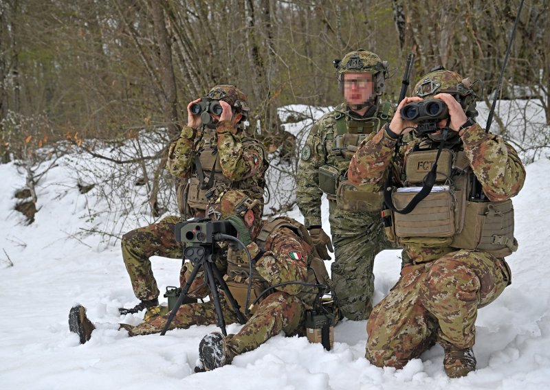 Hrvatska i Italija uvježbavale napade iz zraka: Elitni timovi navodili borbene avione s nosača Cavour