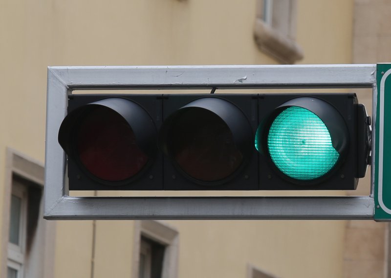 Ako prođete na zeleno svjetlo, i dalje možete biti krivi za prometnu nesreću