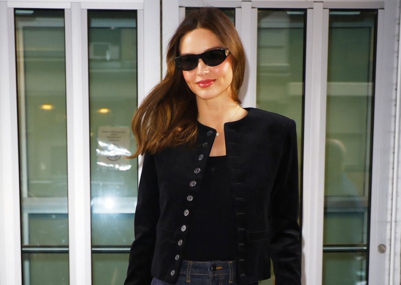 Zaboravite skinny modele: Ovo su traperice koje laskaju svima, a prolaze i u svečanijim prigodama