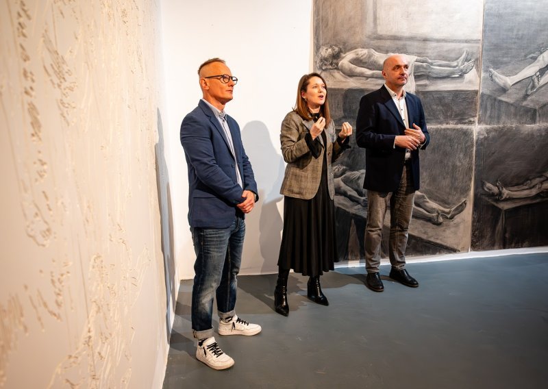 Galerija 'Spirit of Art' predstavila izložbu 'Put svjetla' s impresivnim radovima studenata i 5-metarskim umjetničkim djelom