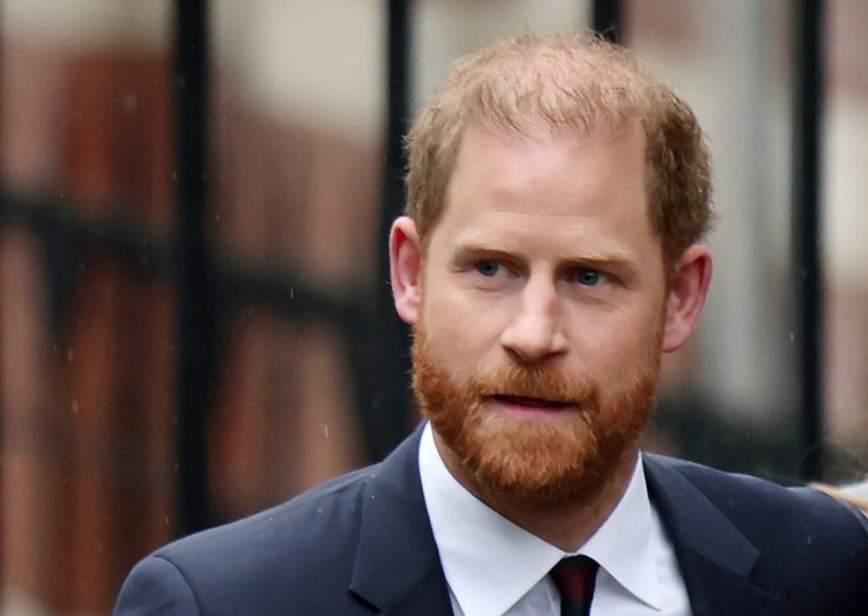 Flert poruke princa Harryja isplivale na sudu: 'Nedostaju mi naša maženja'
