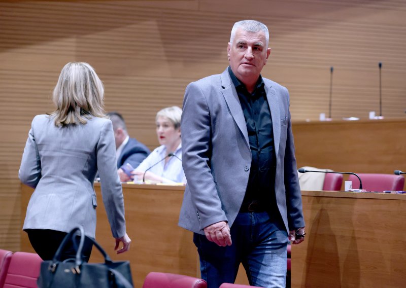 Miro Bulj ne krije sreću: Evo koje ime je dobila njegova unuka