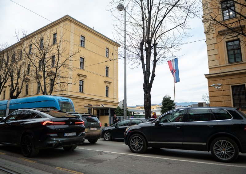 Auto vam troši više goriva nego obično? Evo kako to što bezbolnije popraviti