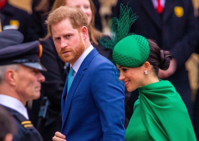 Ništa mu nije vjerovala: Kraljica Elizabeta poduzimala je neobične mjere opreza s Harryjem