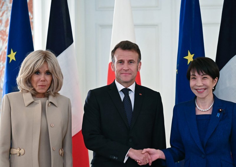 Francuzi zgroženi Trumpovim ismijavanjem Macrona i aludiranjem da ga Brigitte tuče