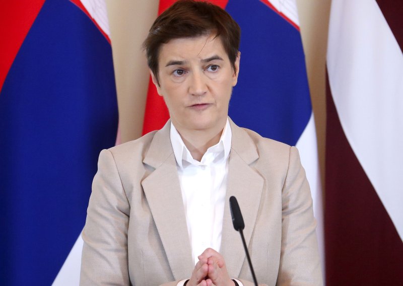 VIDEO Brnabić u okršaju sa zastupnikom u Skupštini Srbije: 'Miloše, to što smo vi i ja gej...'