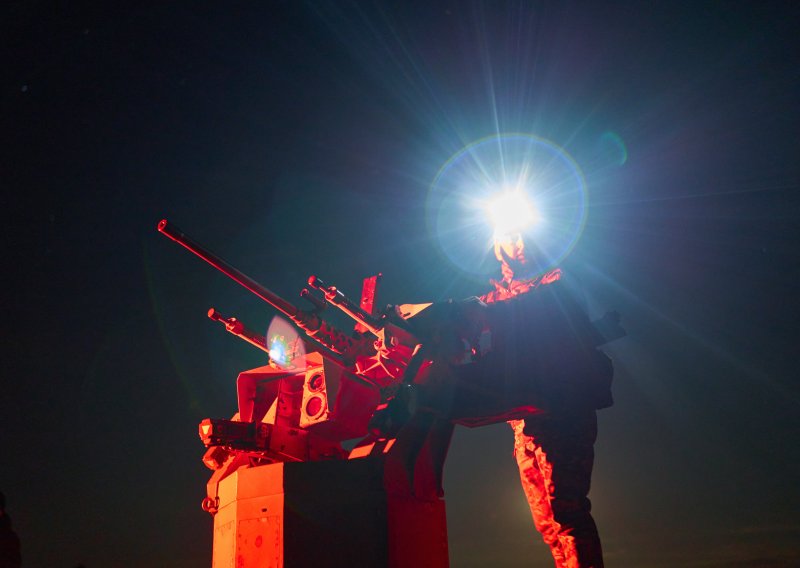 Ruski napadi ne staju, Ukrajinci mijenjaju taktiku: Testira se neobičan model obrane