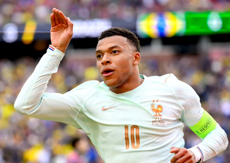 Francuzi bijesni na Mbappea zbog šokantnog poteza. 'On je diktator...'