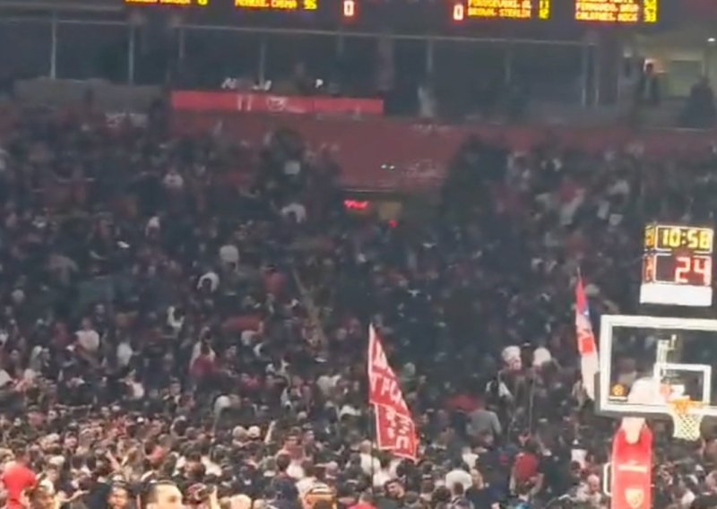 Kaos u Beogradu uoči derbija: Navijači se gađali petardama i sukobili s policijom