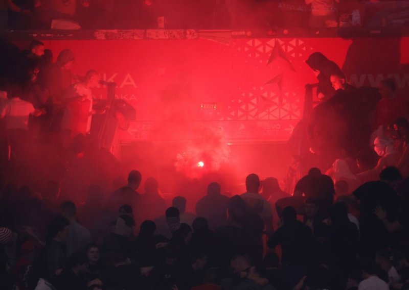 Delije poručile Grobarima: 'Zagreb ili Split? Tuđman vam se u grobu prevrće!'