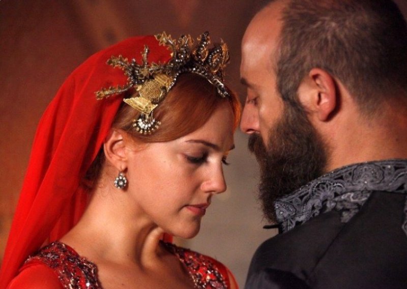 Televizijski povratak desetljeća: Hurem i Sulejman ponovno na setu, evo kako teku pripreme