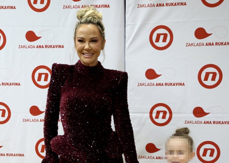 Kakva majka, takav sin: Osvanule preslatke fotografije Majinog  nasljednika Blooma iz studija