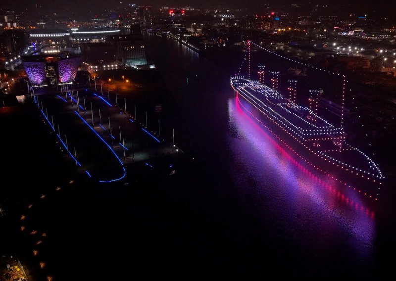 VIDEO Titanik ponovno 'isplovio': 950 dronova stvorilo prizor koji se ne zaboravlja