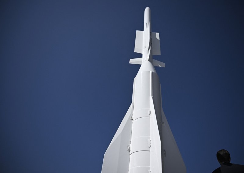 Francuska ulaže milijarde u oružje: Dramatično povećanje zaliha projektila i dronova